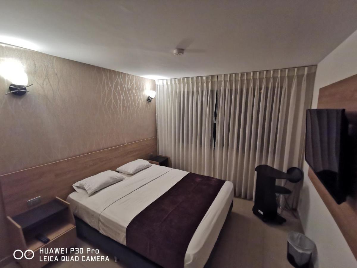 Hotel Lindsay مانيزاليس المظهر الخارجي الصورة